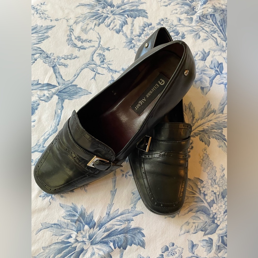 Etienne Aigner 9W Women's Blue Black Leather Slip On Loafers w/ Silver Buckle